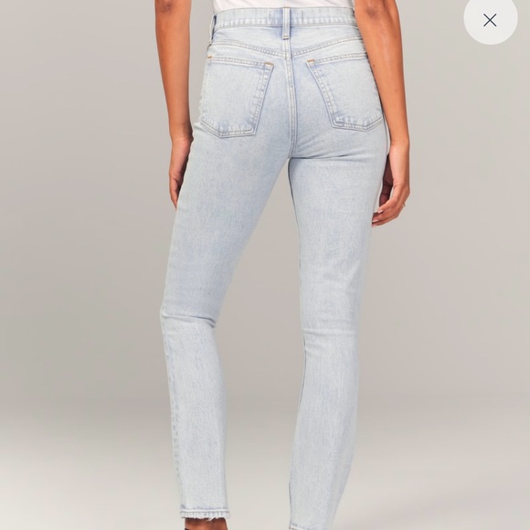 Abercrombie & Fitch High Rise Curve Love Skinny Jean - Picture 2 of 4